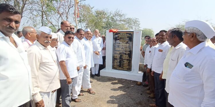 माजी आ.चंद्रकांत रघुवंशी यांच्या हस्ते शिंदगव्हाणला विकास कामांचे भूमिपूजन