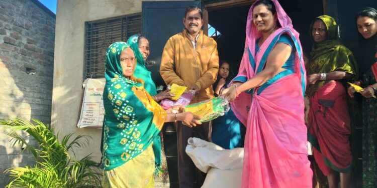 प्रत्येक शिधापत्रिका धारक कुटूंबाला वर्षाला एक साडी मोफत मिळणार : मनीषा खत्री