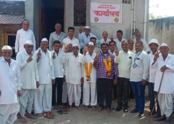 रजाळे विकासो चेअरमनपदी विजयसिंग गिरासे तर व्हा.चेअरमनपदी रवींद्र वाघ