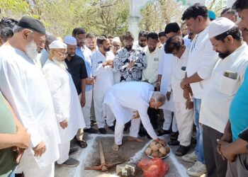 शिवसेना नेते,माजी आ. चंद्रकांत रघुवंशींच्या प्रयत्नांचे फलित मुस्लिम कब्रस्तान रस्त्यासाठी निधी मंजूर; रस्त्याचे भूमिपूजन