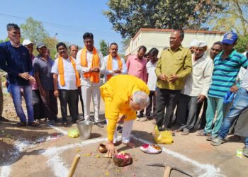 शिवसेना नेते,माजी आ.चंद्रकांत रघुवंशी यांच्या हस्ते विविध विकास कामांचे भूमिपूजन,उद्घाटन