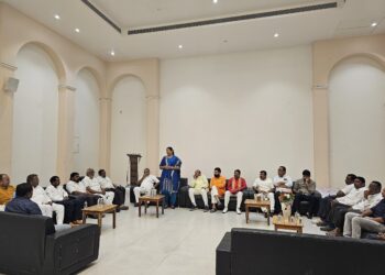 खा.डॉ.हिना गावित यांनी मोदी सरकारच्या माध्यमातून केलेला विकास मतदारांपुढे मांडणार; नंदुरबार येथे झालेल्या महायुतीच्या बैठकीत निर्धार