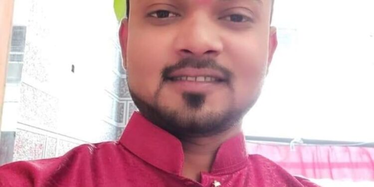 ट्रकची दुचाकीला धडक, फोटोग्राफर युवकाचा मृत्यू