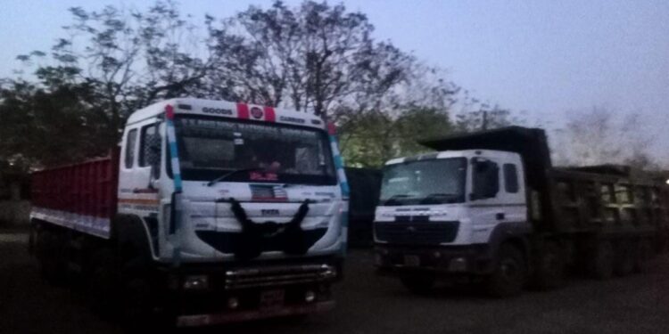 नंदुरबार उपप्रादेशिक परिवहन कार्यालयातर्फे एकाच वेळी 70 वाळू वाहनांवर कारवाई