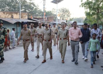 आगामी लोकसभा निवडणूक व सण उत्सवाच्या पार्श्वभूमीवर जिल्हा पोलीस दलाचा रुटमार्च