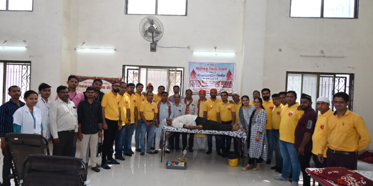चेट्रीचंड् निमित्त सिंधी समाज युवा मंच तर्फे रक्तदान शिबिरात १९३ रक्तदात्यांनी केले रक्तदान