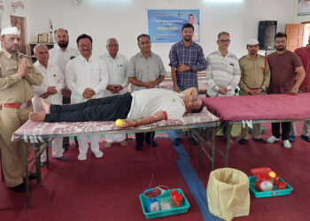 संत निरंकारी मंडळ तर्फे रक्तदान शिबिरात ९५ रक्तदात्यांनी केले रक्तदान