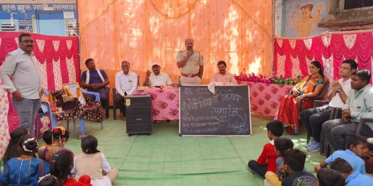 म्हसावद येथे चौथीच्या विद्यार्थ्यांना निरोप