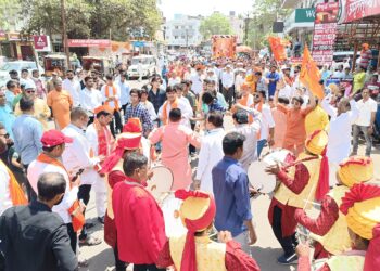नंदुरबारात श्रीराम जन्मोत्सवानिमित्त रघुवंशी समाजाच्या वतीने शोभायात्रा, रक्तदानातून जोपासली सामाजिक बांधिलकी