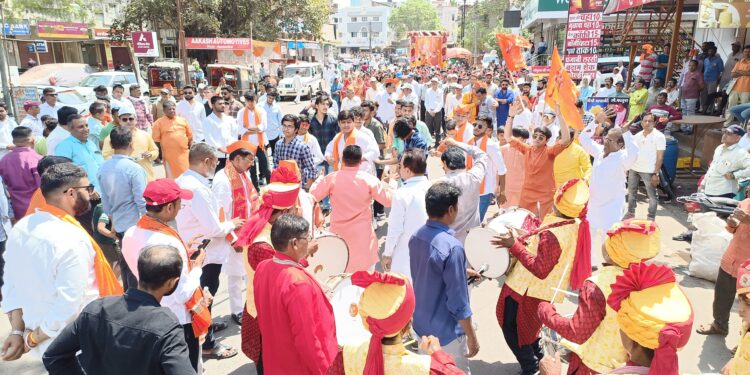 नंदुरबारात श्रीराम जन्मोत्सवानिमित्त रघुवंशी समाजाच्या वतीने शोभायात्रा, रक्तदानातून जोपासली सामाजिक बांधिलकी