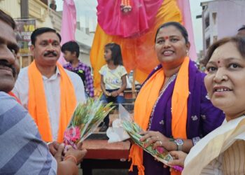 तळोद्यातील रामनवमी महाउत्सवात खासदार डॉ.हिना गावित यांच्या हस्ते महाआरती, आ. राजेश पाडवींसह मान्यवर उपस्थित