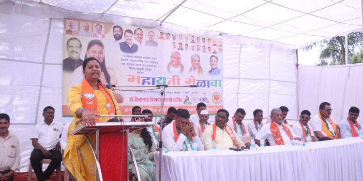 स्वतःच्या गावात साधा रस्ता बनवला नाही; ते निष्क्रिय नेते आज आमच्यावर खोटे आरोप करतात; डॉ. हिना गावितांचा