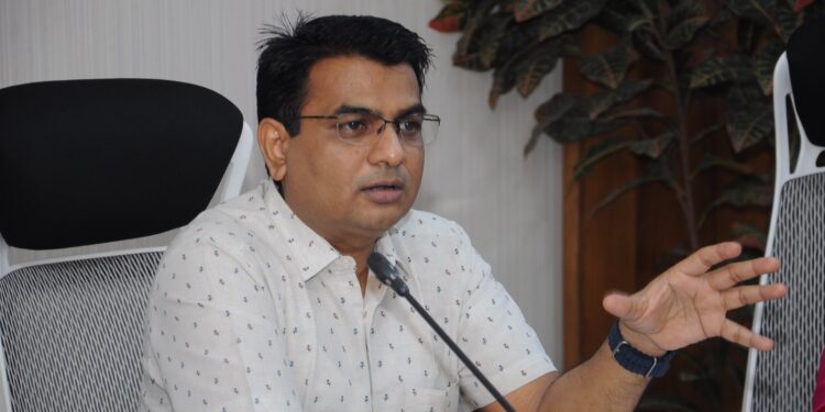 निवडणूक निरिक्षक डॉ. विश्वनाथ यांचे नंदुरबार जिल्ह्यात आगमन;निवडणूक कालावधीत सकाळी 11 ते 12 या वेळेत नागरिकांना भेटता येणार