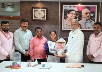 यशवंत विद्यालयाची राजश्री करणार जागतिक स्पर्धेत भारताचे प्रतिनिधित्व मा.आ.रघुवंशींतर्फे सत्कार; नं.ता.वि.स.तर्फे २५ हजाराची मदत