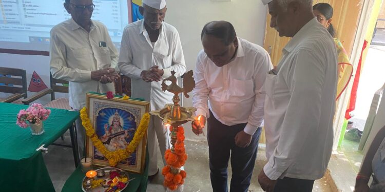 जिल्ह्यातील पहिला उपक्रम: श्रीमती क.पू .पाटील माध्यमिक विद्यालयात लर्निंग मॅनेजमेंट सिस्टमचे उद्घघाटन