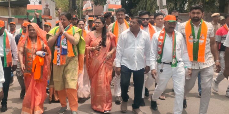 नवापूर शहरात महायुतीच्या उमेदवार डॉ. हिनागावित यांची जोरदार प्रचार फेरी