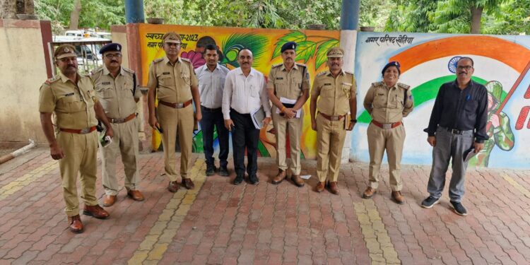 लोकसभेच्या पार्श्वभूमीवर म्हसावद व खेतीया पोलिसांची सभा