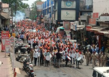महायुतीच्या नेत्यांच्या उपस्थितीत उमेदवार डॉ. हिना गावित यांची नामांकन दाखल करण्यासाठी निघाली भव्य रॅली, कार्यकर्त्यांमध्ये प्रचंड जल्लोष