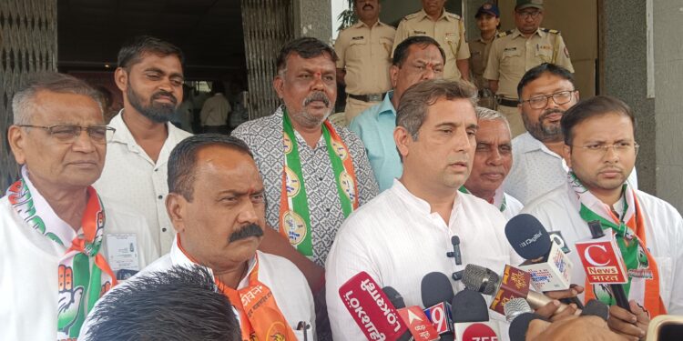 काँग्रेसतर्फे ॲड.गोवाल पाडवी यांनी मुहूर्त साधत दाखल केली उमेदवारी, 25 एप्रिलला करणार शक्तिप्रदर्शन