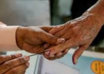 अत्यावश्यक सेवेतील कर्मचाऱ्यांना मतदानासाठी टपाली मतदान केंद्राची स्थापना