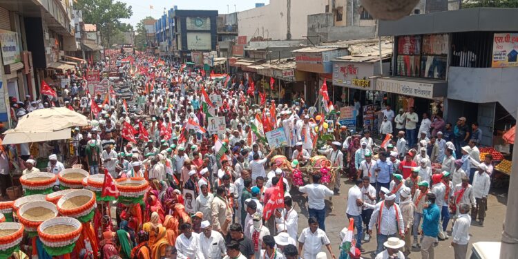 महाविकास आघाडीच्या नेत्यांच्या उपस्थितीत ॲड. गोवाल पाडवी यांच्या नामांकनासाठी निघालेली रॅलीला सुरुवात, कार्यकर्त्यांमध्ये प्रचंड उत्साह
