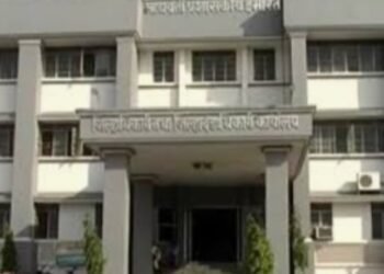 लोकसभेसाठी १८ जणांचे नामांकन दाखल, आज होणार छाननी