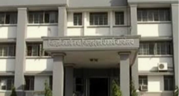 लोकसभेसाठी १८ जणांचे नामांकन दाखल, आज होणार छाननी