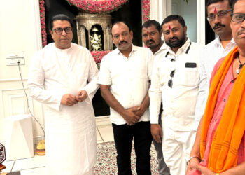 नंदुरबार जिल्हा मनसेच्या पदाधिकार्‍यांनी घेतली राज ठाकरे यांची सदिच्छा भेट