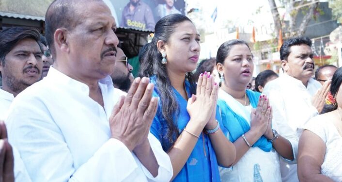 महामानव बाबासाहेब आंबेडकर यांना अभिवादन