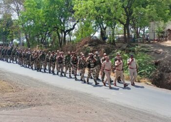 लोकसभा निवडणुकीच्या अनुषंगाने म्हसावद गावात करण्यात आला रूट मार्च