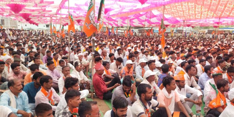 तर के.सी.पाडवी राजकारण सोडतील का ? धडगावच्या भव्य प्रचार सभेत डॉ. हिना गावित यांनी दिले आव्हान