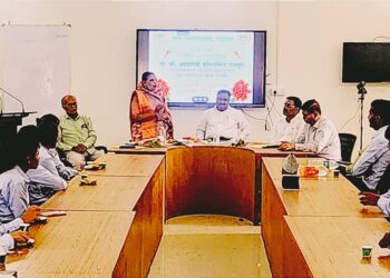 कृषि महाविद्यालयात शास्त्रोक्त मधमाशीपालन प्रशिक्षण