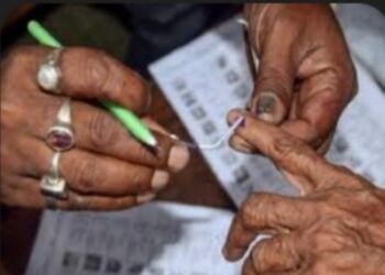 मतदानासाठी दोन तासाची सवलत व भरपगारी सुट्टी