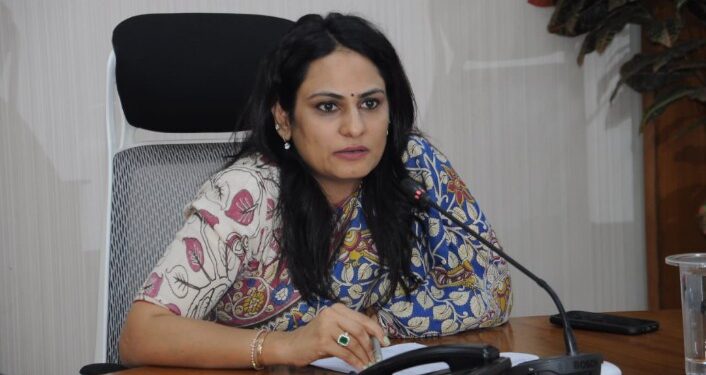 गृहमतदानासाठी ८ व ९ मे रोजी पहिली फेरी : जिल्हाधिकारी मनीषा खत्री