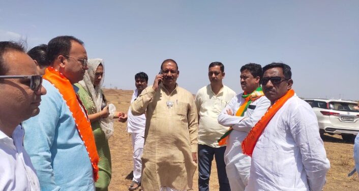 पंतप्रधान नरेंद्र मोदी यांची प्रचार सभा मैदानाची डॉ. विजयकुमार गावित यांनी केली पाहणी