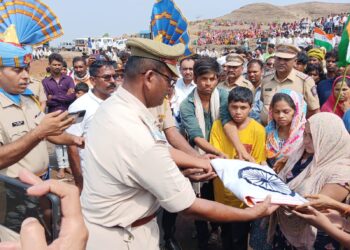 मेजर रमेश वसावे यांच्यावर शासकीय इतमामात अंत्यसंस्कार, शेकडो नागरिकांनी साश्रू नयनांनी दिला अखेरचा निरोप