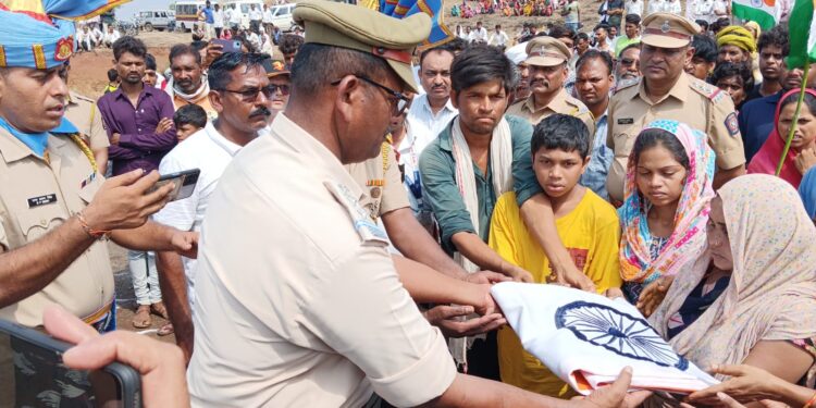 मेजर रमेश वसावे यांच्यावर शासकीय इतमामात अंत्यसंस्कार, शेकडो नागरिकांनी साश्रू नयनांनी दिला अखेरचा निरोप