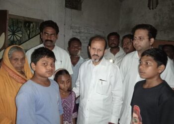 शहीद जवान वसावे यांच्या कुटुंबियांचे खासदार, आमदार यांच्या कडून सांत्वन