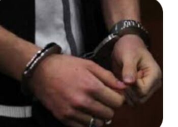 मतदारांना प्रभावित करण्यासाठी पैसे जवळ बाळगणाऱ्या आठ जणांविरुद्ध गुन्हा दाखल, सव्वा दोन लाखाची रोकड जप्त