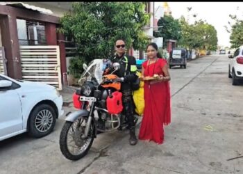 रायडींगचा छंद जोपासत शहादा ते लेहच्या सहा हजार किलोमीटरच्या प्रवासाला निघाला युवक