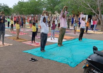 भादवड विद्यालयात जागतिक योग दिन साजरा
