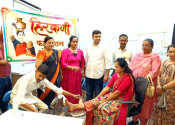 नंदुरबार येथील स्पर्श हॉस्पिटलमध्ये ठिसूळ हाडांची तपासणी शिबिर, १३० जणांची तपासणी