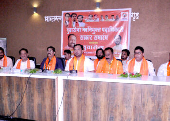 शिवसेना उद्धव बाळासाहेब ठाकरे गटाच्या युवा सेना नंदुरबार जिल्हा नुतन पदाधिकाऱ्यांचा सत्कार