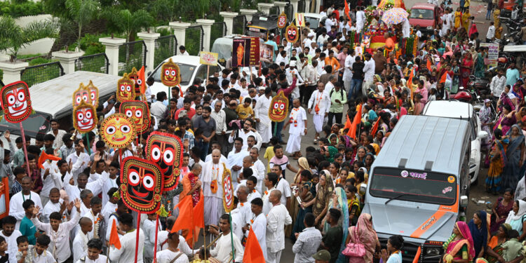 श्री जगन्नाथ रथयात्रेत भाविकांचा अभूतपूर्व उत्साह  इस्कॉन नंदुरबारचे आयोजन