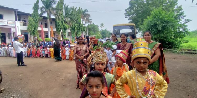 विद्या गौरव येथे आषाढी एकादशी उत्साहात