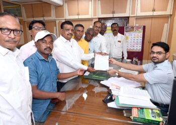 मारोतराव वारंगे यांची हत्या करणाऱ्या मारेकऱ्यांना फाशीची शिक्षा द्या, य अखिल भारतीय भोई समाज सेवा संस्थेची मागणी