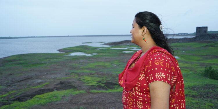 डॉ. हिना गावित यांनी विरचक धरणाची केली पाहणी; नंदुरबारचा पाणी प्रश्न सोडवण्यासाठी ईश्वराला केली प्रार्थना