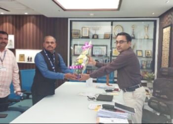 नाशिक विभागीय आयुक्तांना प्रहार शिक्षक संघटनेतर्फे प्राथमिक शिक्षकांच्या प्रलंबित प्रश्नाबाबत निवेदन