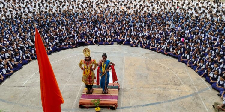 साक्षरतेची वारी काढून निरक्षरता घालवण्याचा प्रयत्न करूया : सौ सुषमा शाह