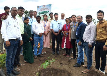 काकर्दे येथे वृक्षाधार उपक्रमातून वृक्षारोपण,वृक्षदिंडीतून ग्रामस्थांमध्ये वृक्ष लागवडीची जनजागृती